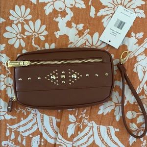 Steve Madden Magnolia Studs wristlet